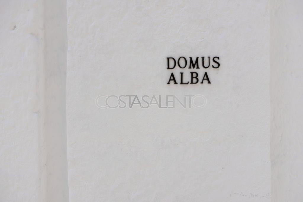 Domus Alba
