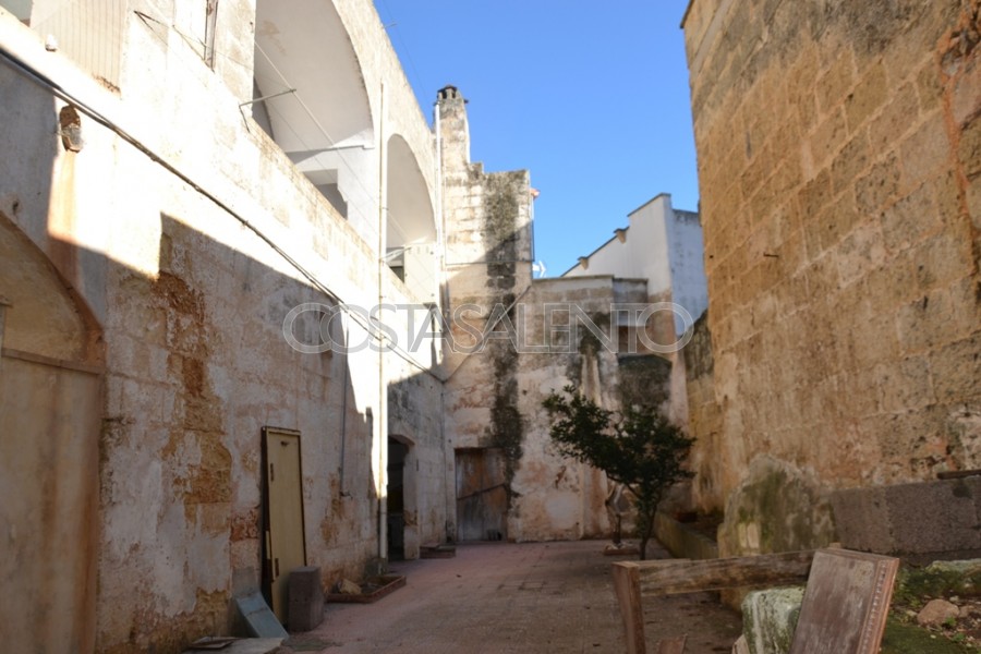 IL PALAZZOTTO CON VISTA MARE