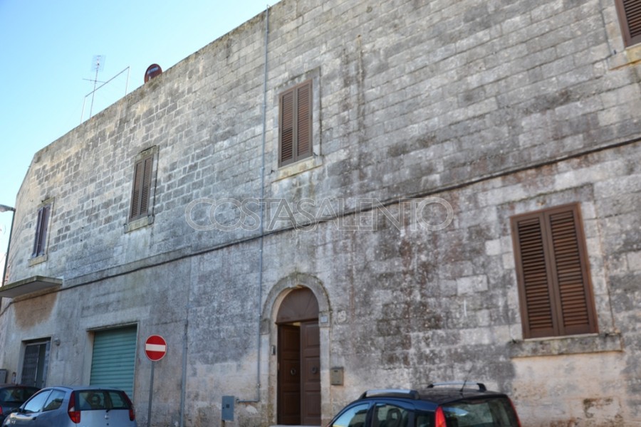 IL PALAZZOTTO CON VISTA MARE